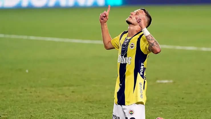Szymanski Fenerbahçe'ye Veda! Transfer Sinyali Mi?