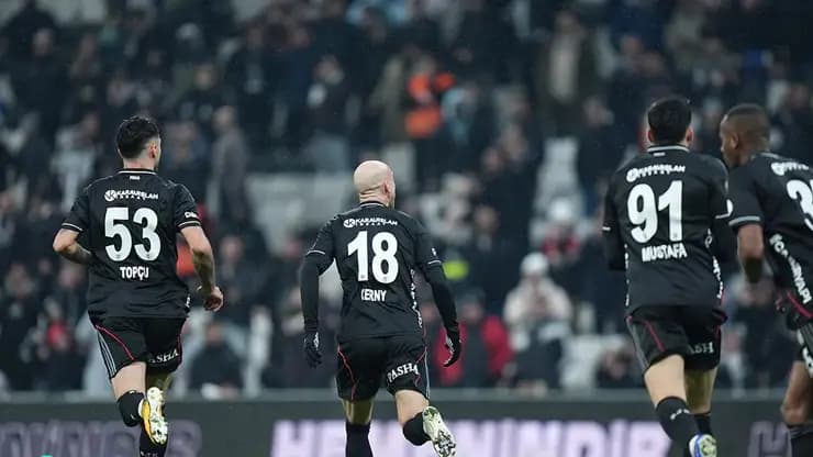 Beşiktaş Konyasporu Devirdi 2-1 Kartal Coştu
