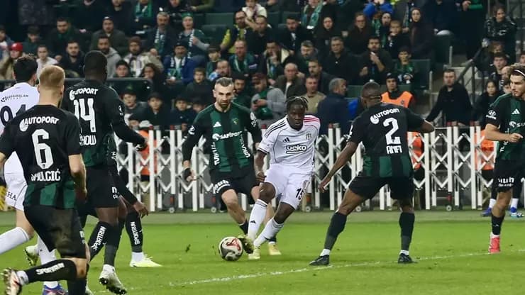 Beşiktaş Kocaelispor'la Puanları Paylaştı