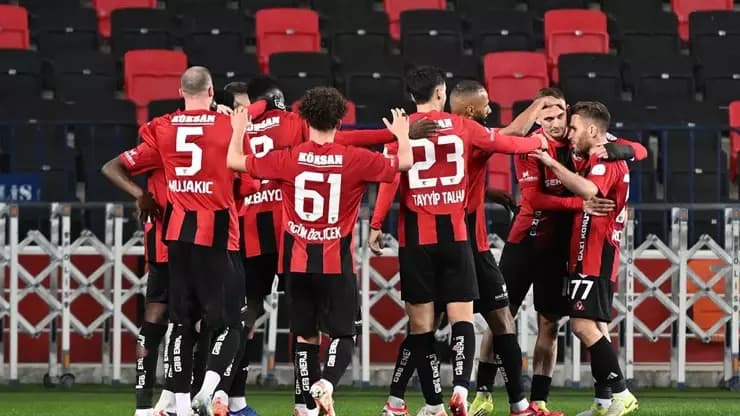 Gaziantep FK 10 Kişiyle Kasımpaşa'yı Devirdi!