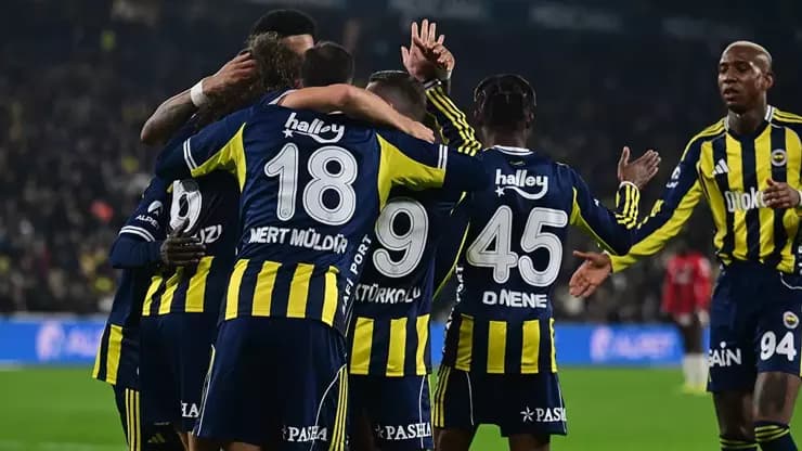 Fenerbahçe Gençlerbirliği'ni Üç Golle Devirdi!