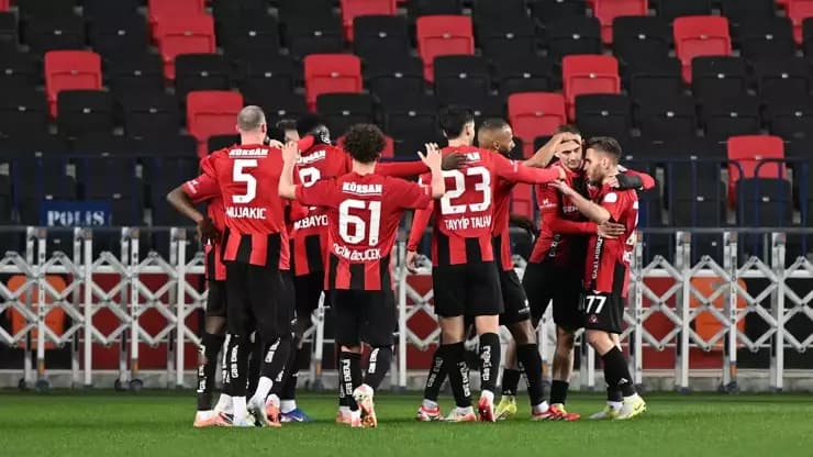 Gaziantep FK 7 Maç Sonra Güldü!