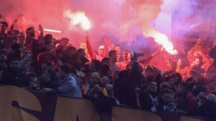 Galatasaray'a UEFA'dan Şok Ceza! Tribünler Kapanıyor Mu?