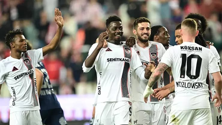 Gaziantep FK Antalyaspor'u Farklı Yendi