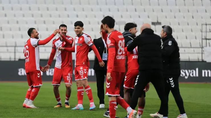 Sivasspor'dan Tarihi Başarı! Bu Sezon İlk Kez...
