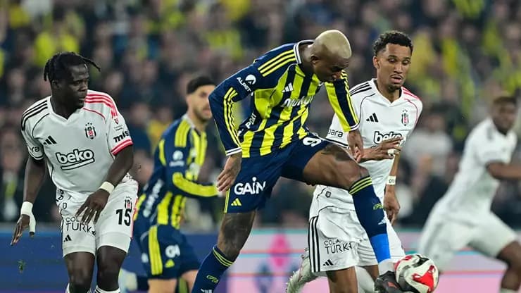 Fenerbahçe'den Derbi Sürprizi: O İsim İlk 11'de!