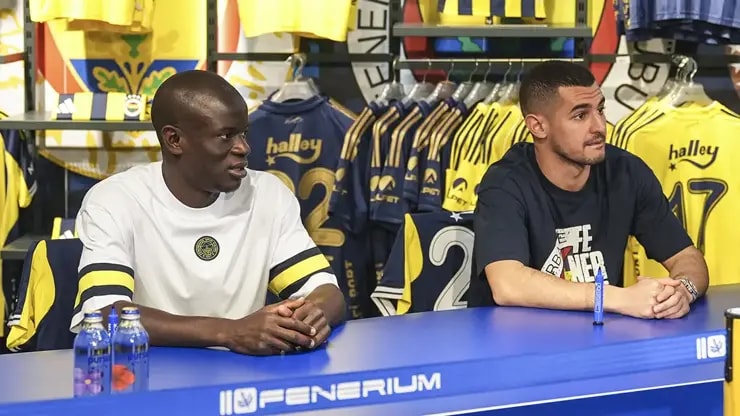 Fenerbahçe'de Kante ve Mercan Şov! Taraftar Coştu
