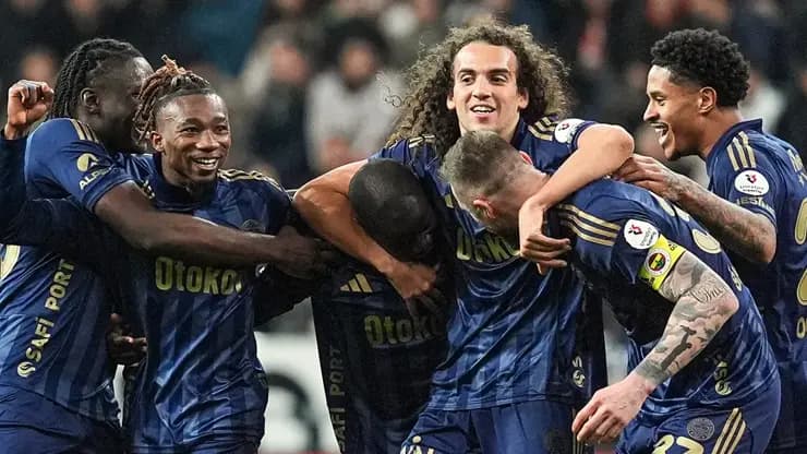 Fenerbahçe Kayseri'yi Deplasmanda Ezdi Geçti: 0-4