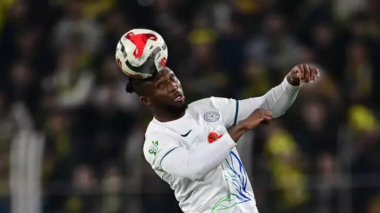 Fenerbahçe'yi Sagnan Vurdu Süper Lig'de İlk Gol Sevinci