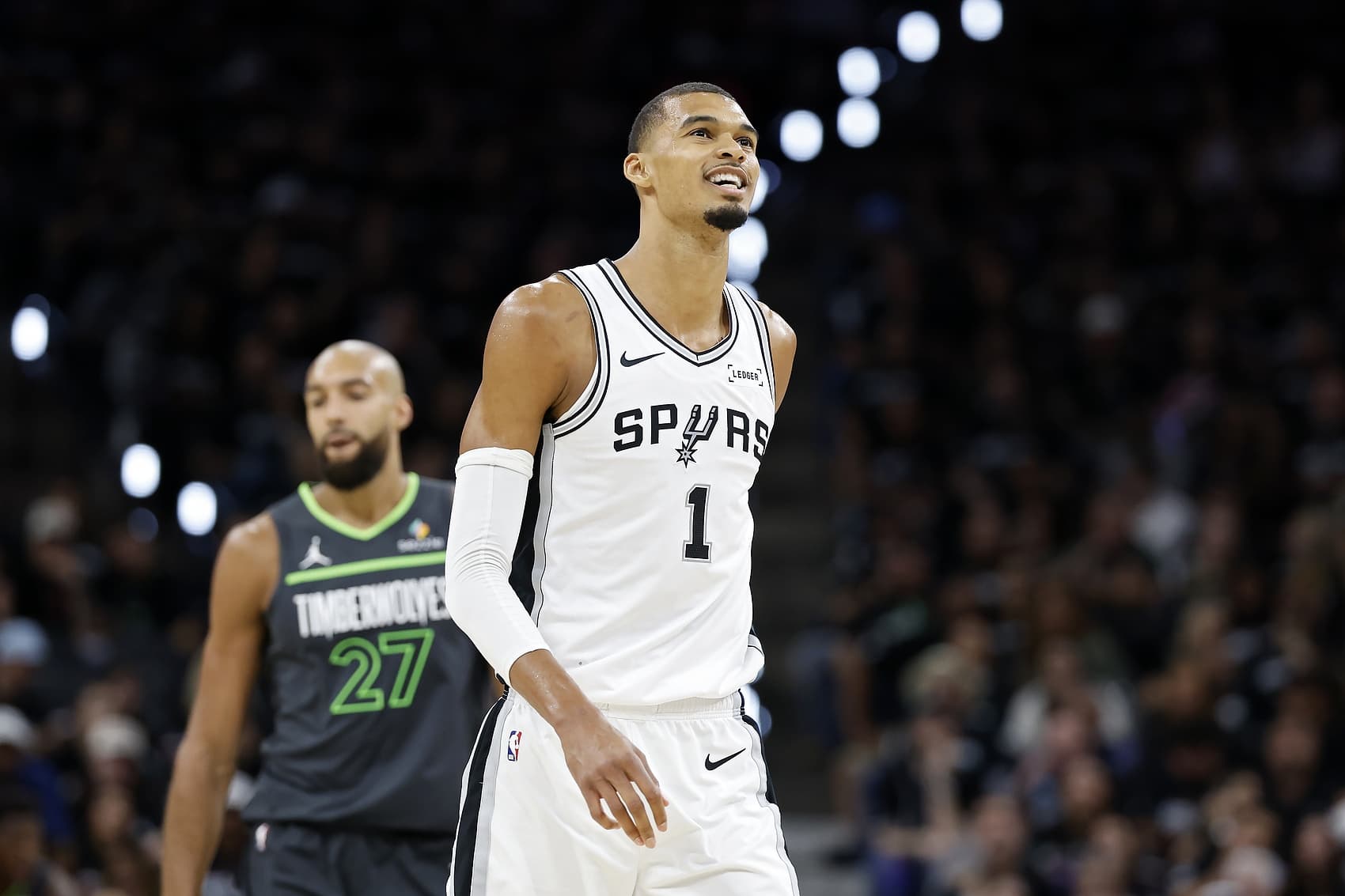 NBA Playoffları'nda Blok Kralı Wembanyama: Efsaneleri Uzak Ara Geride Bıraktı!
