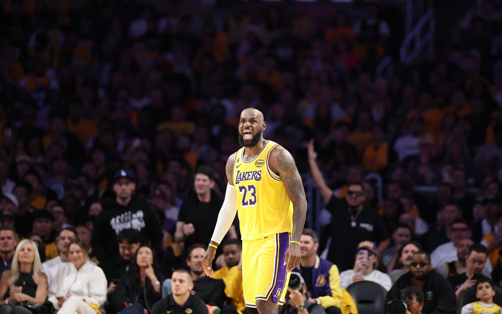 LeBron, süpürüldüğü serilerde hep mi kötüydü? 6 top kaybına rağmen bir maçta 50 sayı!