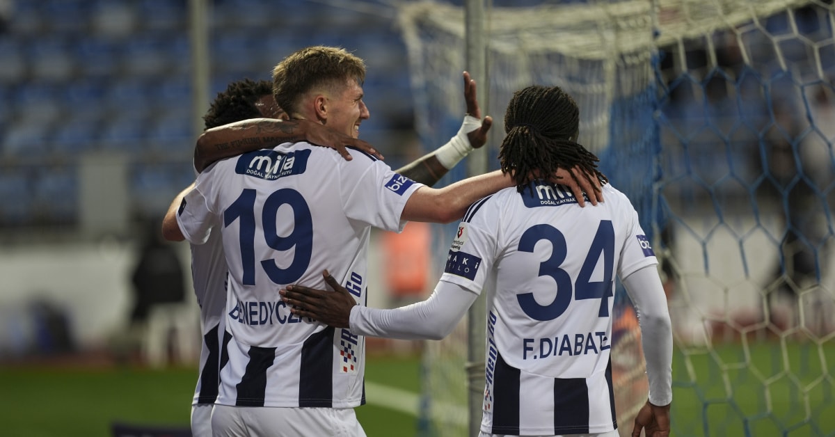 Kasımpaşa, Şampiyon Galatasaray'ı Devirerek Ligde Kaldı
