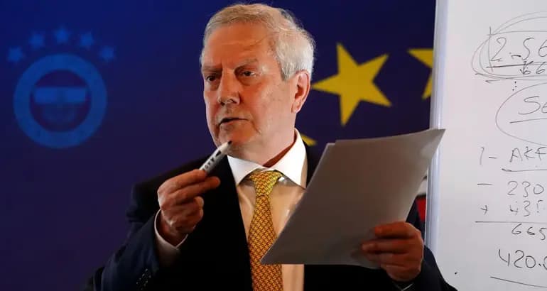 Aziz Yıldırım Fenerbahçe başkanlığına adaylığını koydu