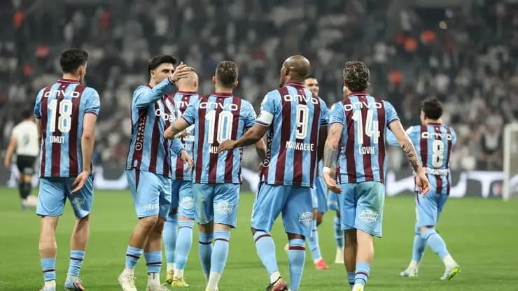Trabzonspor İstanbul Büyüklerinden 30 Puan Kopardı