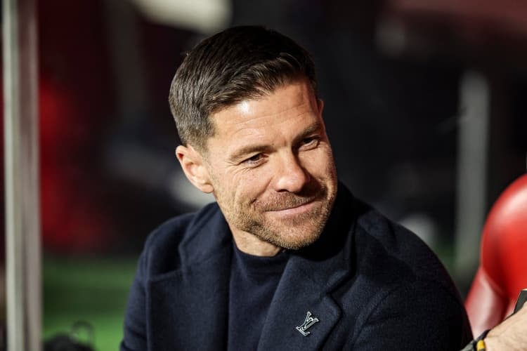Chelsea'de Xabi Alonso ateşi! Görüşmeler olumlu ilerliyor, Ada'ya dönmek istiyor.