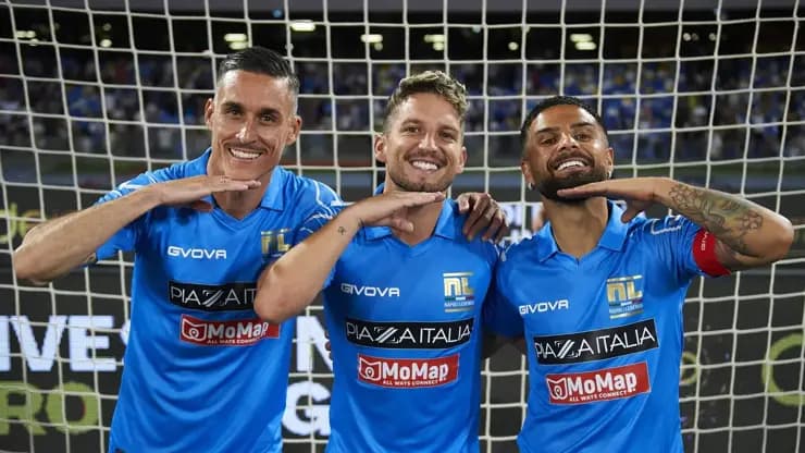 Gökhan İnler, Mertens ve Insigne Napoli efsaneleri yardım maçı için yeniden sahada
