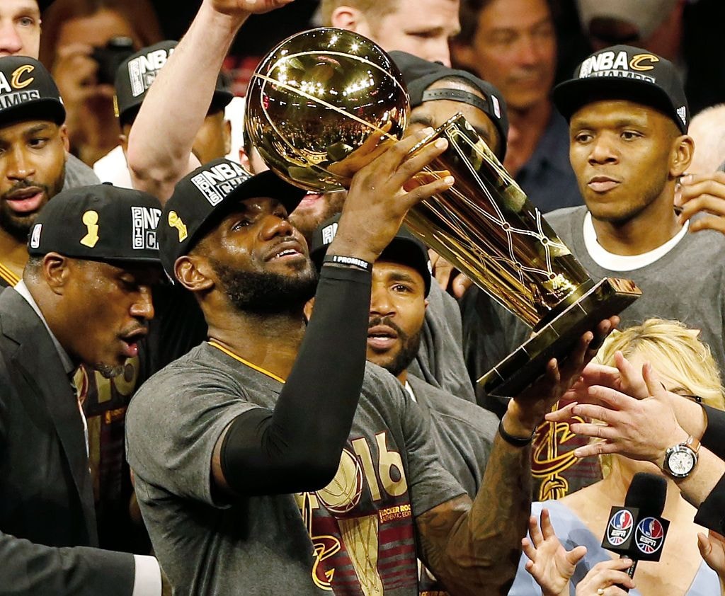 LeBron James'in Lise Koçundan Bomba İddia: Kararı Eleştirilince Cleveland'da Şampiyonluk Hayali Kurdu!