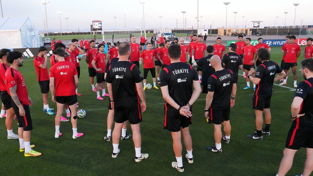 A Milli Futbol Takımı, Paraguay Maçı Öncesi Hazırlıklarını Tamamladı