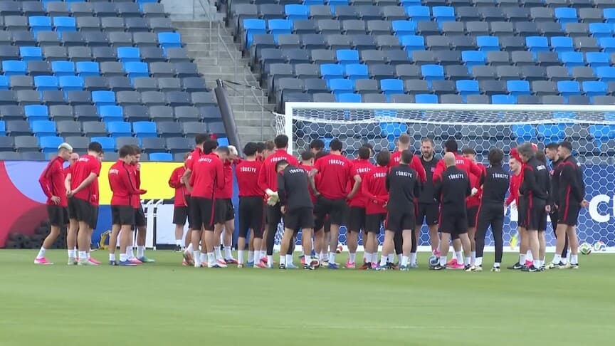 A Milli Futbol Takımı, Dünya Kupası'ndaki Son Maç Öncesi Los Angeles'ta Çalışmalara Başladı
