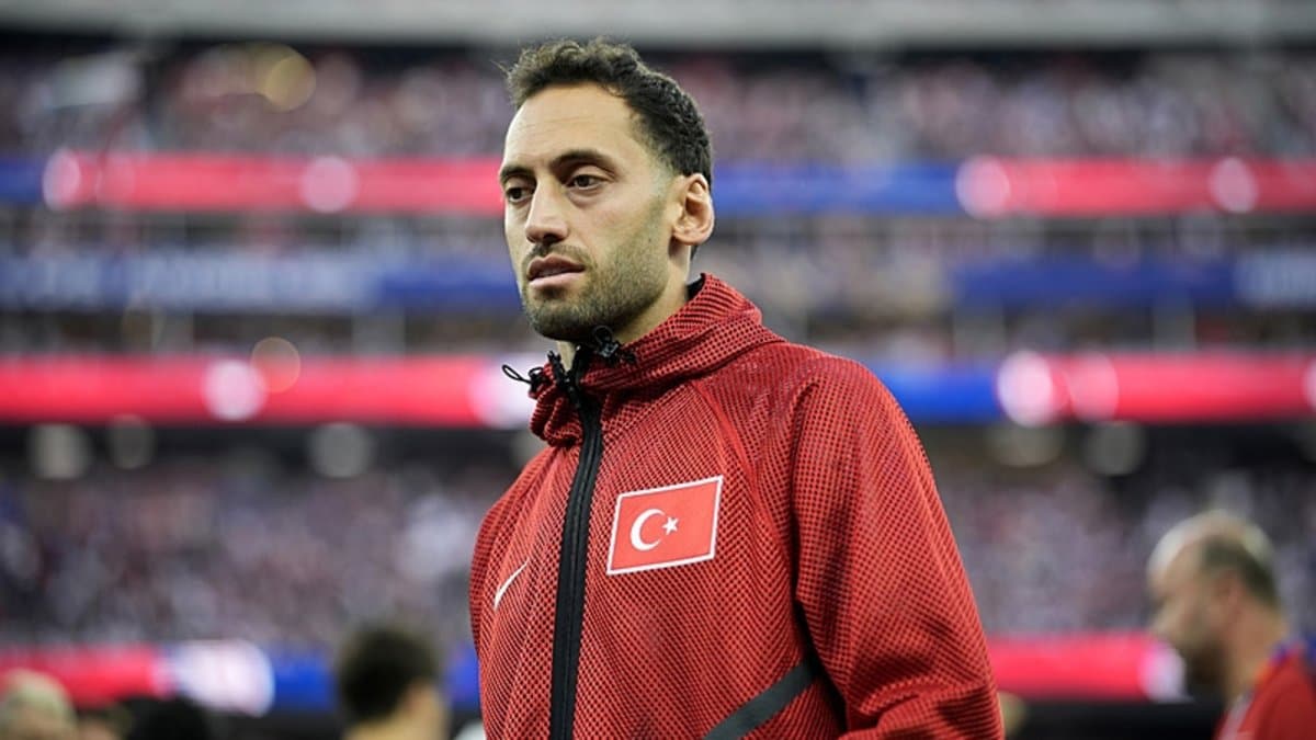 Inter'den Hakan Çalhanoğlu Kararı: Fenerbahçe'nin Transfer Rüyası Yarım Kalmıştı