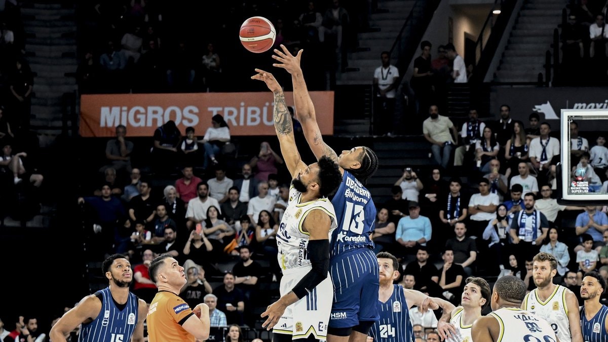 Anadolu Efes-Fenerbahçe Beko Yarı Final Serisinde Kritik 4. Maç Gündemde