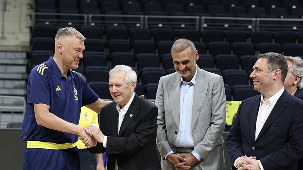 Aziz Yıldırım ve Yönetim Kurulu'ndan Fenerbahçe Beko'ya Kritik Ziyaret