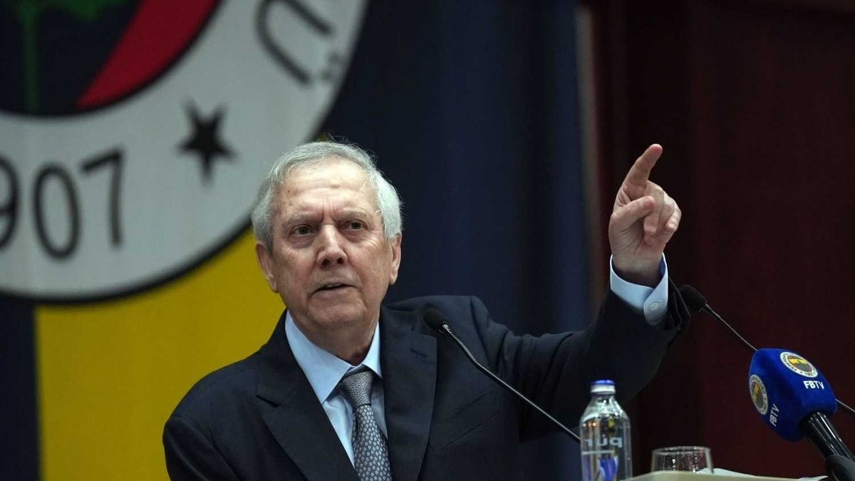Fenerbahçe'de Transfer Hareketliliği: Yabancı Stoper Şartı, Yerli Hedefler ve Yabancı Kuralı