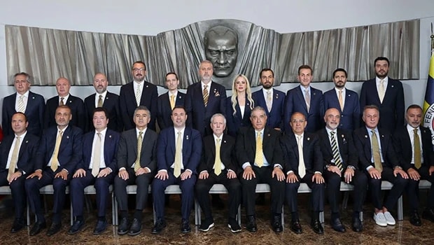 Fenerbahçe'de Yönetim Kurulu Haftalık Toplanıyor, Transfer Çalışmaları Masada