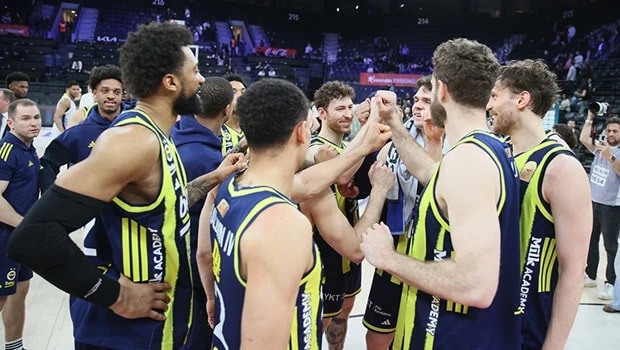 Fenerbahçe Beko'da Dört Basketbolcuyla Yollar Ayrıldı