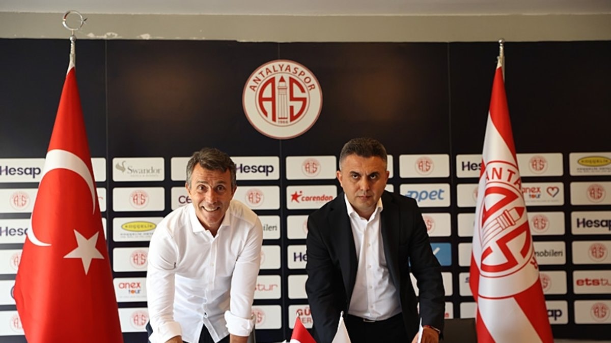 Trendyol 1. Lig Ekibi Antalyaspor'da Bülent Korkmaz Dönemi Başladı