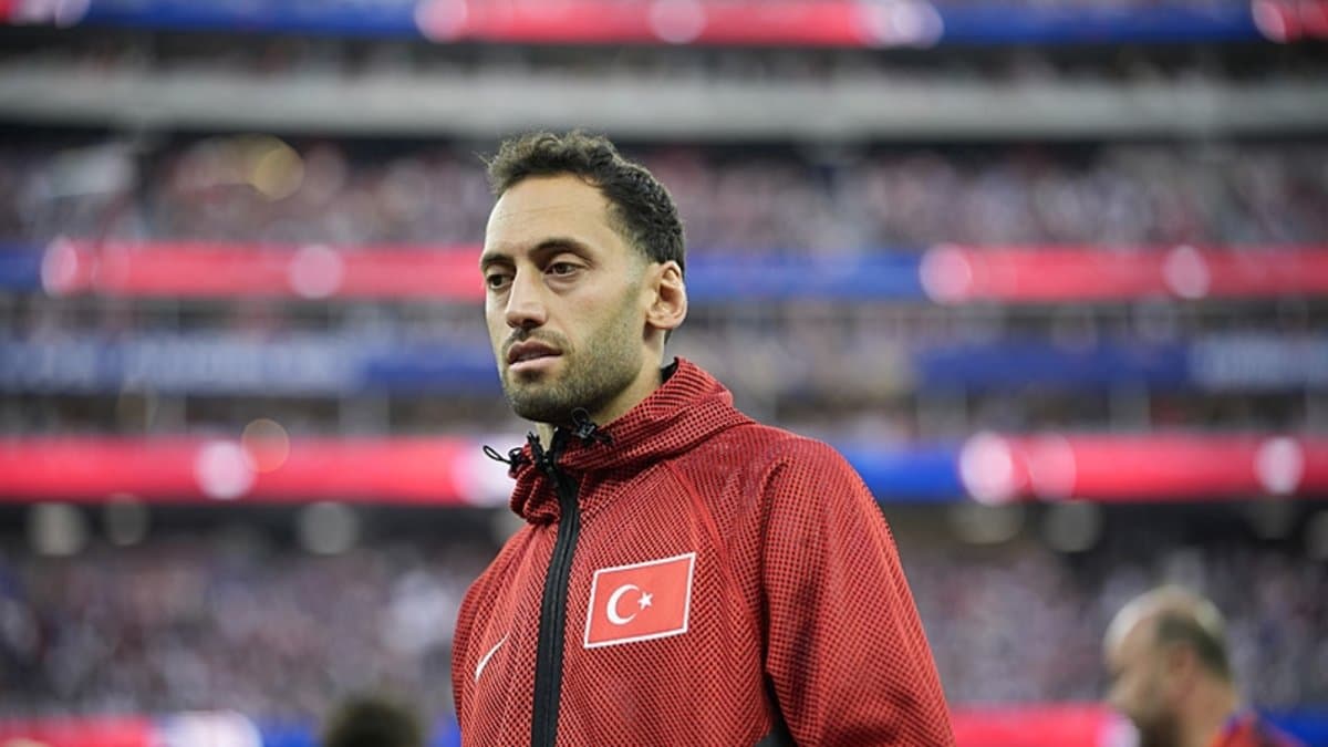 Hakan Çalhanoğlu'ndan Dünya Kupası Sonrası İlk Açıklama: 'Hakkınızı Helal Edin'