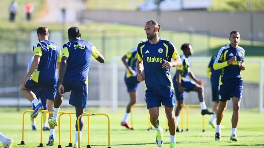 Fenerbahçe'nin Yeni Transferi Vedat Muric Sakatlandı: Sağ Adalesinde Yırtık