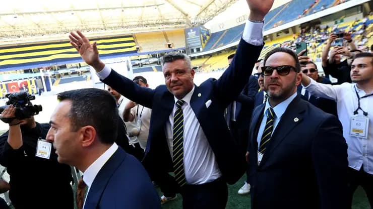Sadettin Saran kongreden alkışlarla uğurlandı