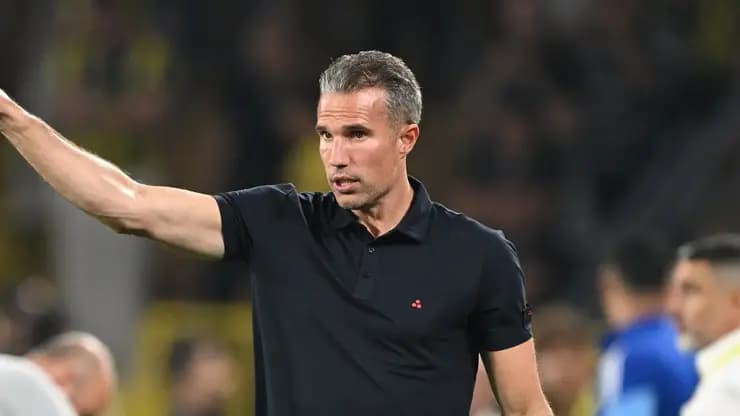 Feyenoord, Robin van Persie ile yolları ayırdı