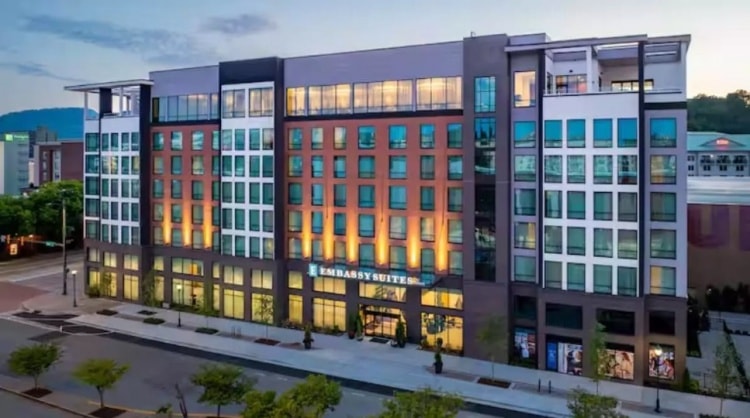 İspanya Milli Takımı Chattanooga'da Hilton'u Seçti: Gecelik Konaklama 150 Avronun Üzerinde!