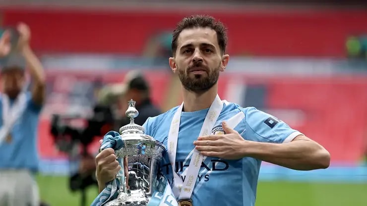Galatasaray'ın peşindeki Bernardo Silva imzaladı.