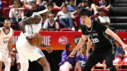 Yaz Ligi'nde Büyük Heyecan: Spurs, Suns'ı 5 oyuncunun çift haneli skoruyla devirdi! Kelly 20 sayıyla yıldızlaştı.