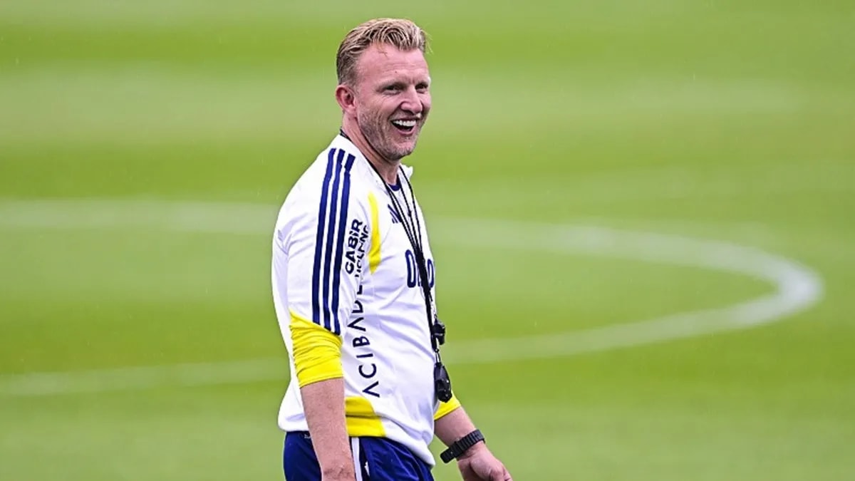 Fenerbahçe Yardımcı Antrenörü Dirk Kuyt'tan Sezon Öncesi Sıkı Çalışma Mesajı