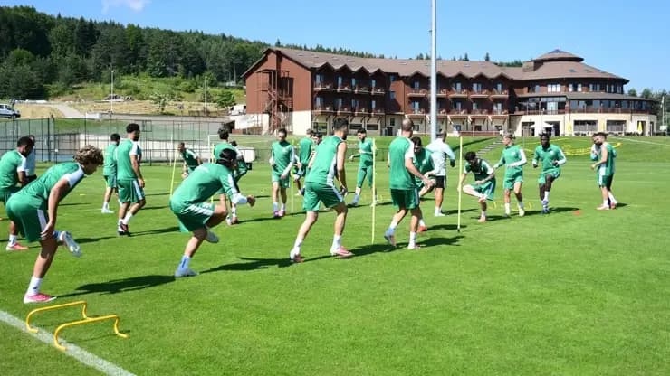 Bursaspor Topuk Yaylası'nda hız kesmiyor