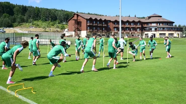 Bursaspor Topuk Yaylası'nda hız kesmiyor