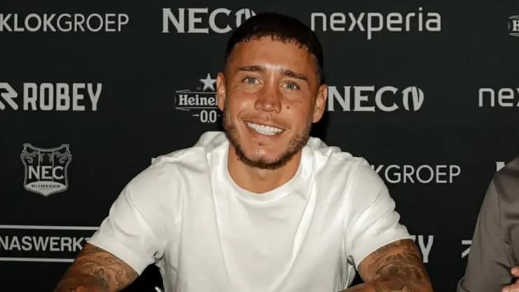 Emre Mor resmen NEC Nijmegen'de