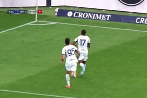İnter'den Geri Dönüş Şovu! Diouf, Karlsruher'i Duble ve Süper Golle Yıktı: 2-1