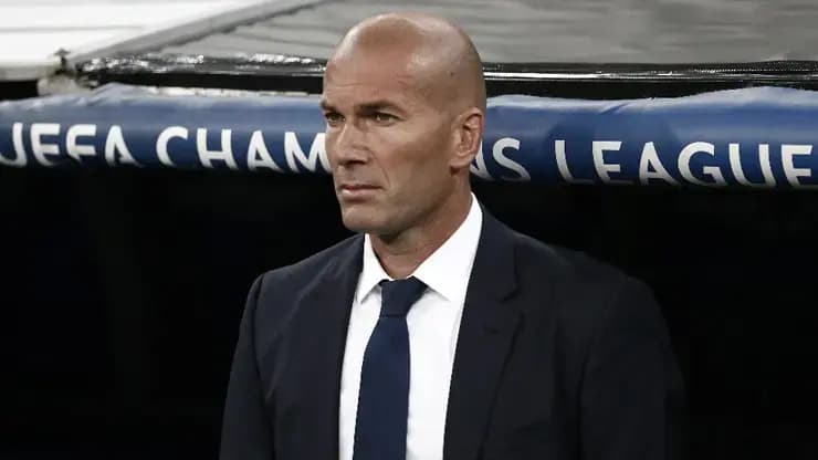 Zidane Fransa'nın başında!