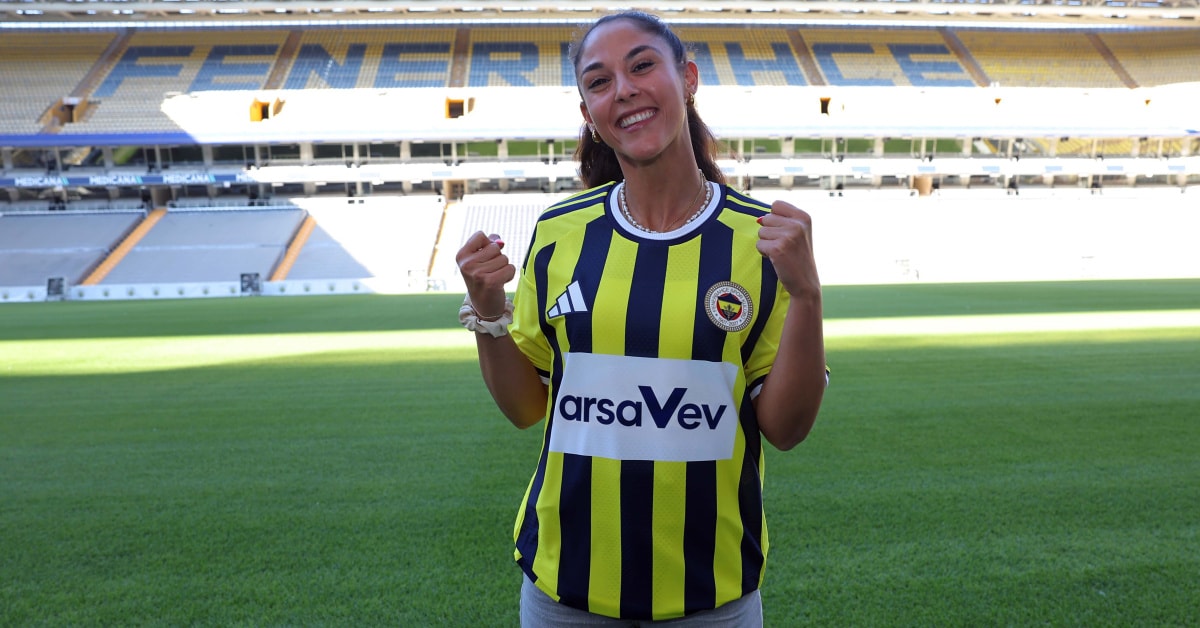 Fenerbahçe arsaVev Kadın Futbol Takımı Milli Sağ Bek Fatma Şakar'ı Kadrosuna Kattı