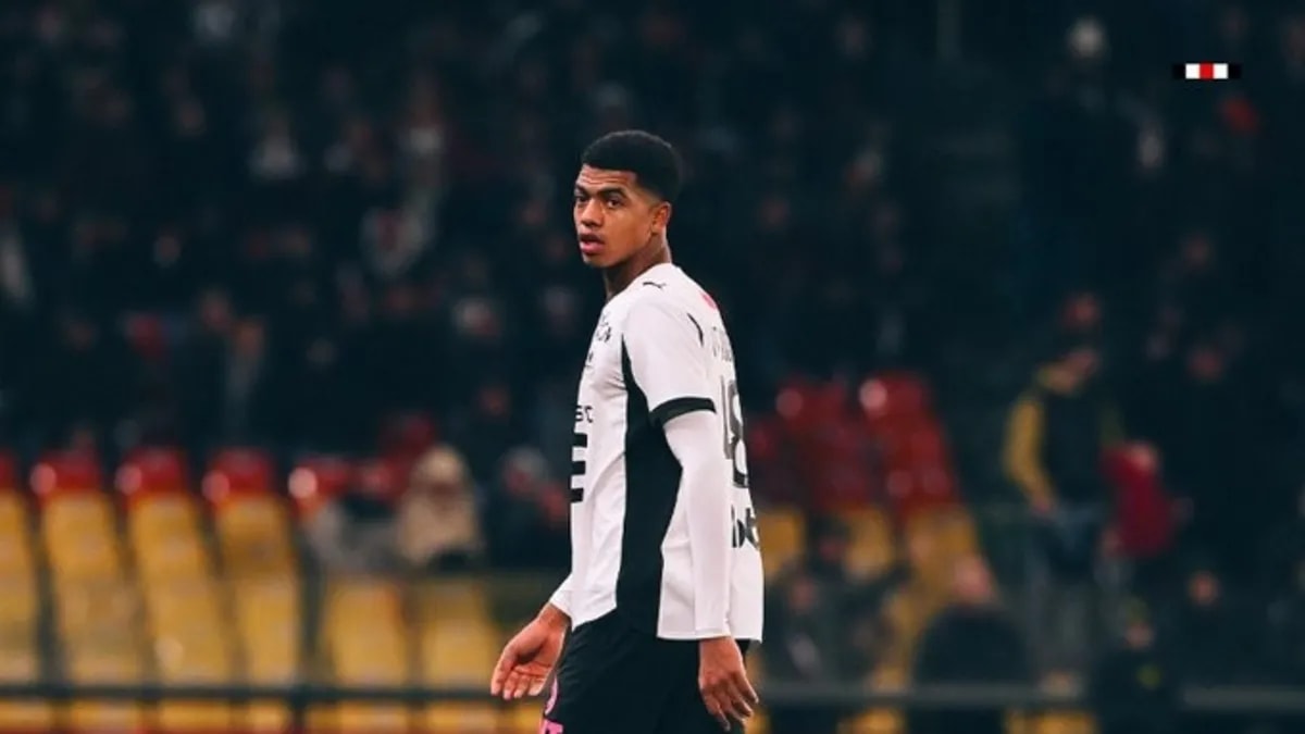 Galatasaray Rennes'in 20 Yaşındaki Savunmacısı İçin Temasta