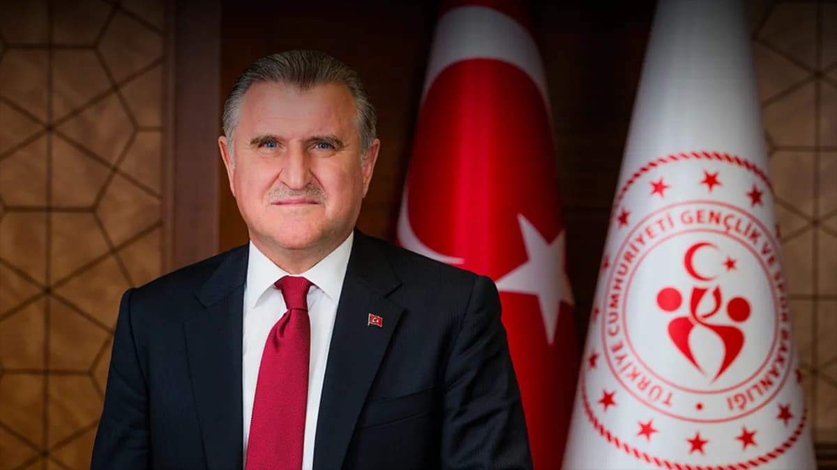 Milli Takımlarımızdan Gelişmeler: Bakan Bak'tan Tebrik, A Milli Futbol Takımı'nın Grup Durumu