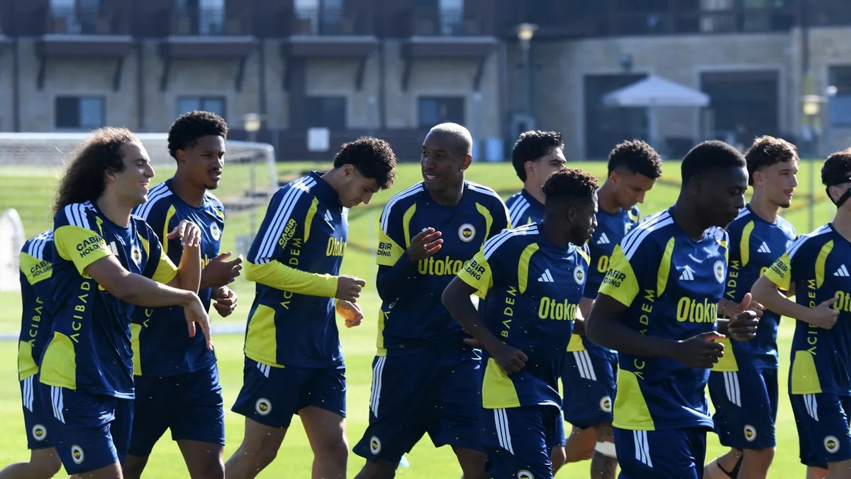 Fenerbahçe'nin Avusturya Kampı Kadrosu Belli Oldu: Muriqi ve Diouf Yok