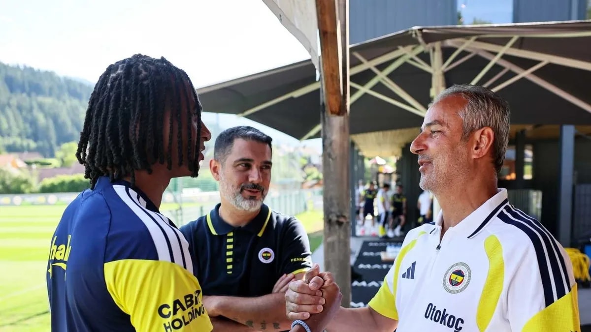 Fenerbahçe'nin Yeni Transferi Nathan Ake'den Başarılı Sezon ve Ederson İtirafı