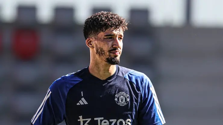 Altay Bayındır Süper Lig yerine sürpriz yaptı! Yeni adresi şoke etti.
