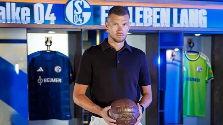 Edin Dzeko Bundesliga'ya döndü: Schalke'de!